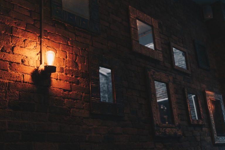 Aluminum Waterproof Wall Light: Stylish and Durable Outdoor Illumination