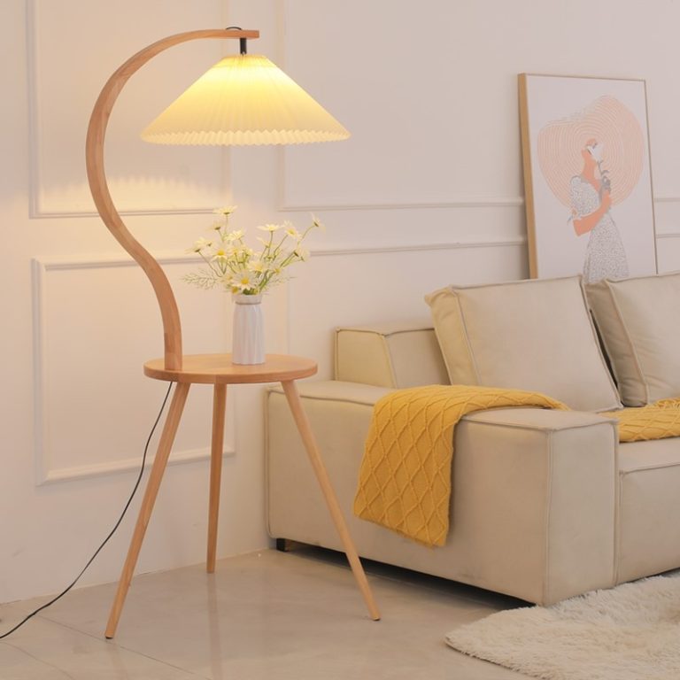 Creating a Cozy Bedroom Atmosphere with a Floor Lamp