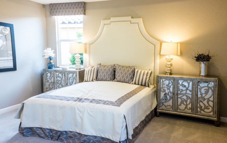 Enhance Your Bedroom with a Stylish Wall Lamp