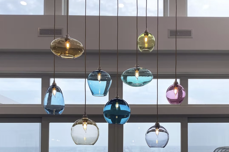 Minimalist Pendant Light: Bedroom Illumination