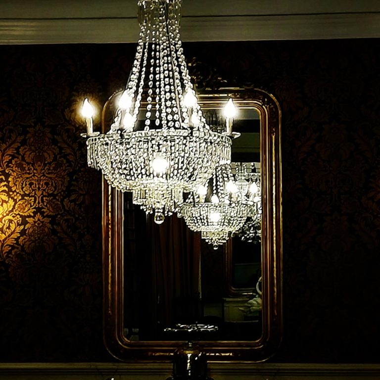 Contemporary Elegance: Modern Mirror Chandelier
