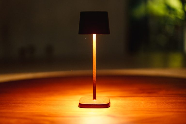 Elegant Bronze Table Lamp for Luxurious Bedroom Lighting