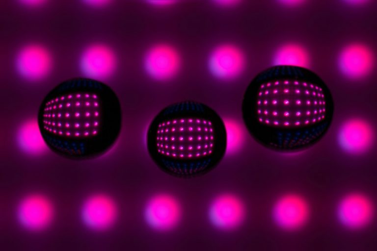 Orb Shaped Wall Washer Light: Perfect Makeup Station Decor Idea